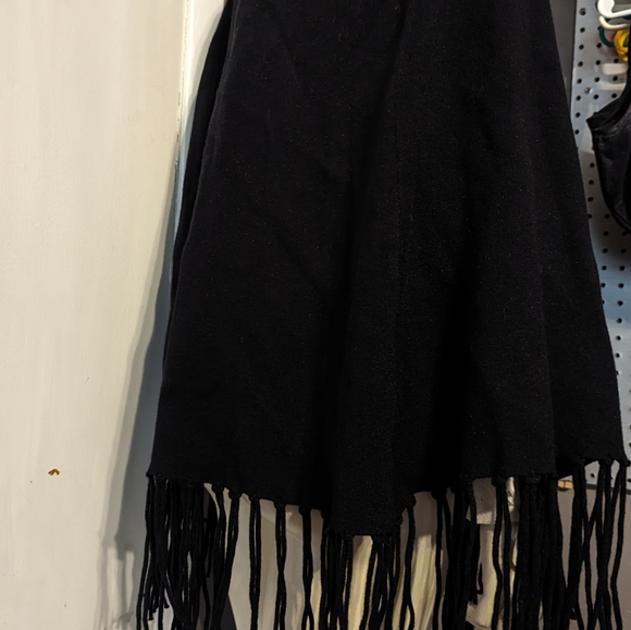Joy & Iman fringed boho poncho black ,one size fits most winter . - Picture 4 of 7